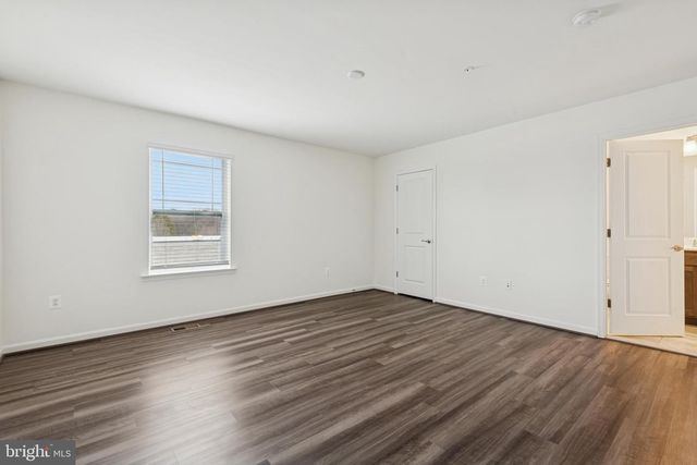 7831 WOLF RUN LN, Severn, MD 21144