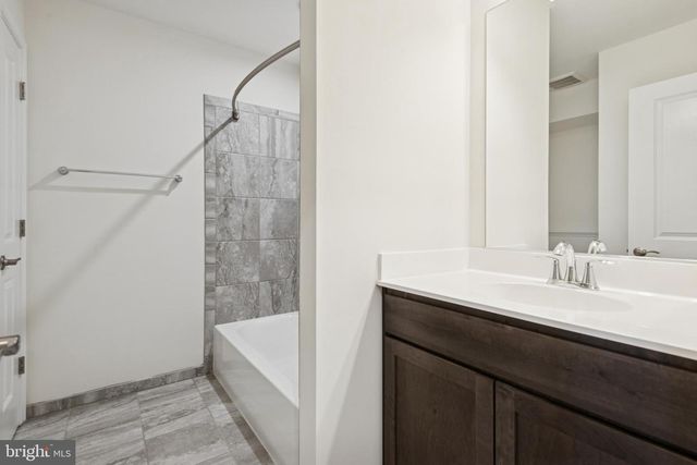 7831 WOLF RUN LN, Severn, MD 21144