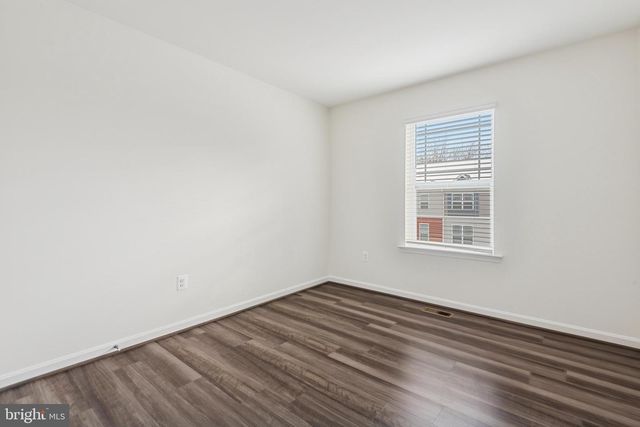 7831 WOLF RUN LN, Severn, MD 21144