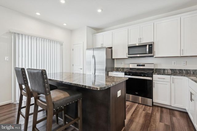 7831 WOLF RUN LN, Severn, MD 21144