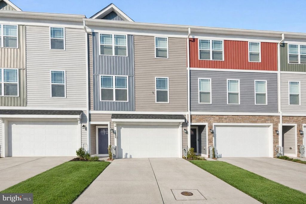 7831 WOLF RUN LN, Severn, MD 21144