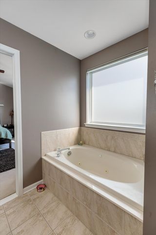 10153 E Avondale Circle, Superior Twp, MI 48198