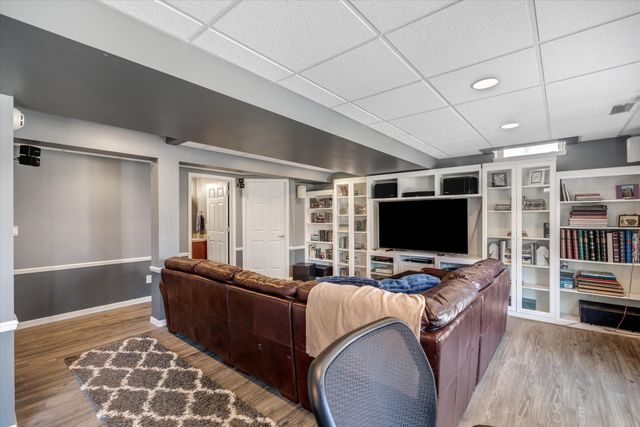 10153 E Avondale Circle, Superior Twp, MI 48198