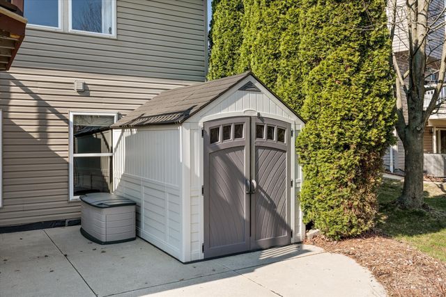 10153 E Avondale Circle, Superior Twp, MI 48198