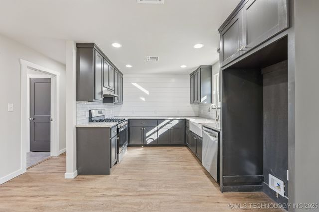 14380 S 246th West Place, Kellyville, OK 74039