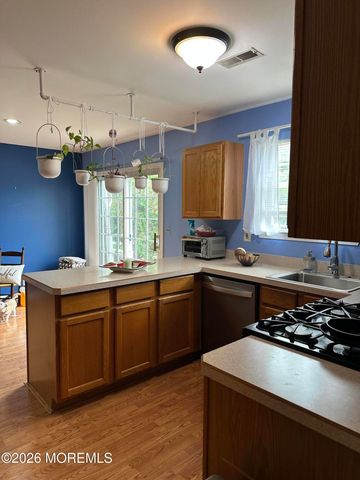 55 Perri Road, Freehold, NJ 07728