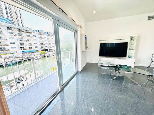 3751 NE 170th St 4, North Miami Beach, FL 33160