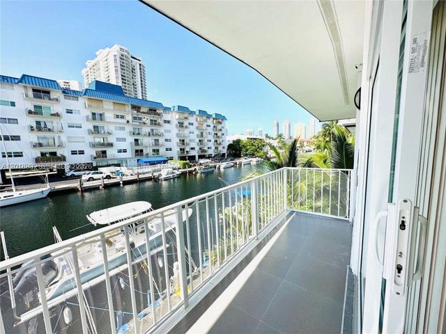 3751 NE 170th St 4, North Miami Beach, FL 33160