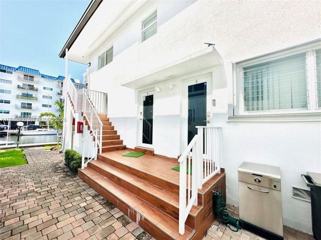 3751 NE 170th St 4, North Miami Beach, FL 33160