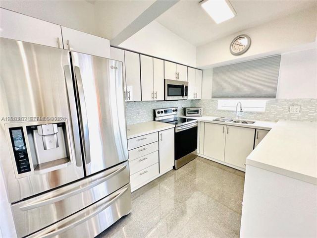 3751 NE 170th St 4, North Miami Beach, FL 33160