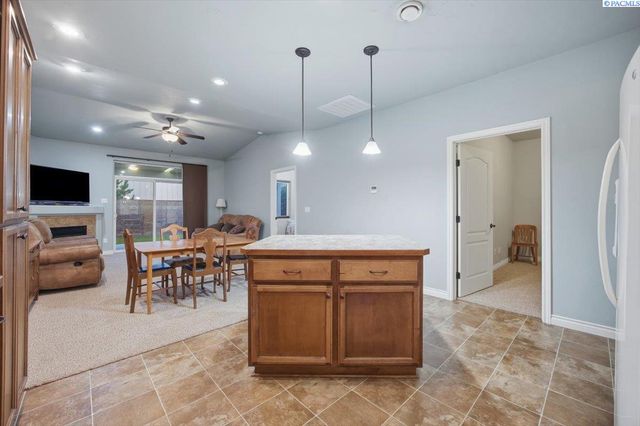 9318 Majestia Lane, Pasco, WA 99301