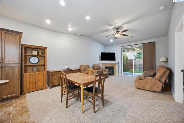 9318 Majestia Lane, Pasco, WA 99301