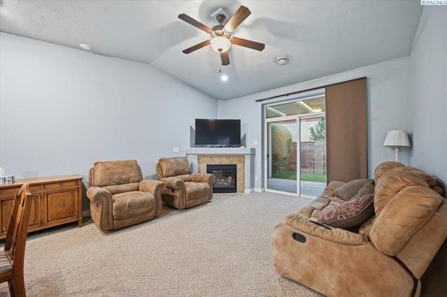 9318 Majestia Lane, Pasco, WA 99301