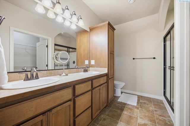 9318 Majestia Lane, Pasco, WA 99301