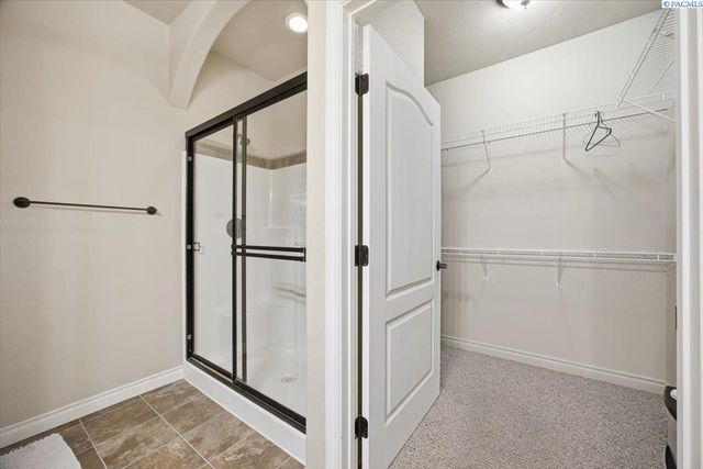 9318 Majestia Lane, Pasco, WA 99301