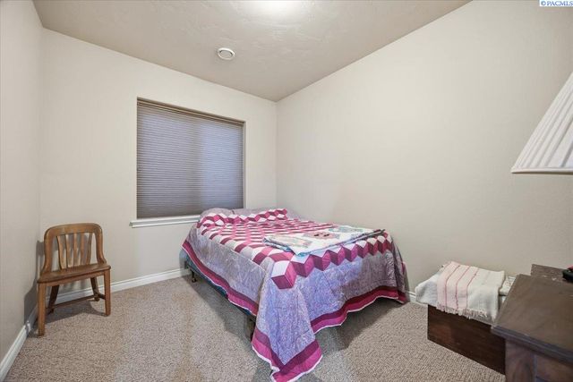 9318 Majestia Lane, Pasco, WA 99301