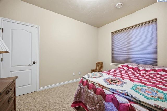 9318 Majestia Lane, Pasco, WA 99301