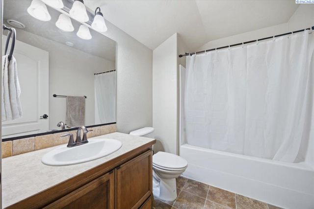 9318 Majestia Lane, Pasco, WA 99301