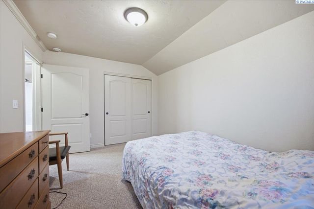 9318 Majestia Lane, Pasco, WA 99301