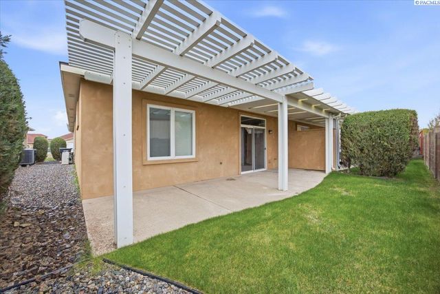 9318 Majestia Lane, Pasco, WA 99301