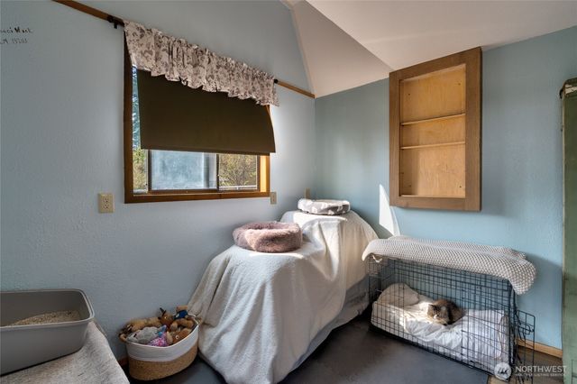 1594 Douglas Street, Oak Harbor, WA 98277