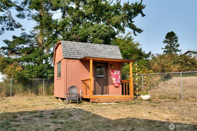 1594 Douglas Street, Oak Harbor, WA 98277