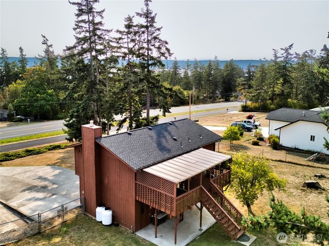 1594 Douglas Street, Oak Harbor, WA 98277
