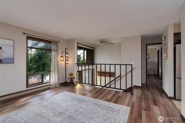 1594 Douglas Street, Oak Harbor, WA 98277