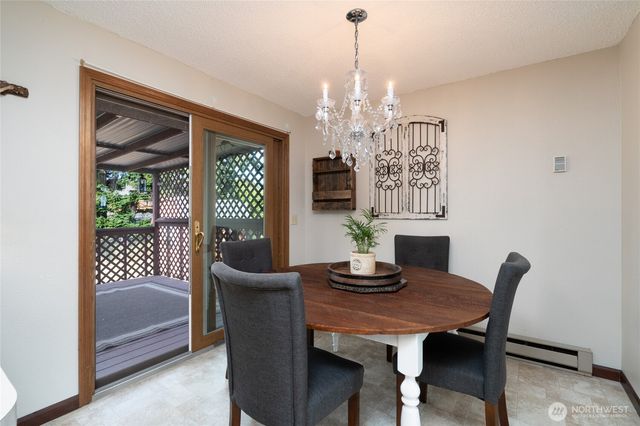 1594 Douglas Street, Oak Harbor, WA 98277