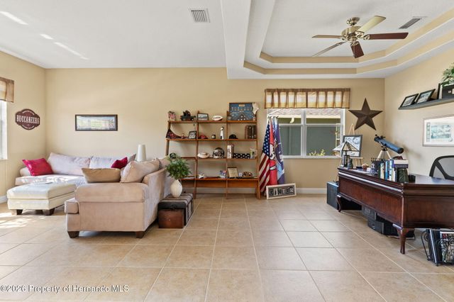 3303 Stonegate Falls Drive, Land O'lakes, FL 34638