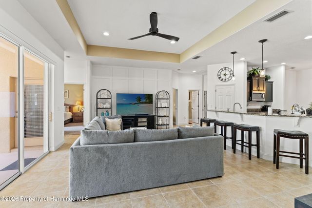 3303 Stonegate Falls Drive, Land O'lakes, FL 34638