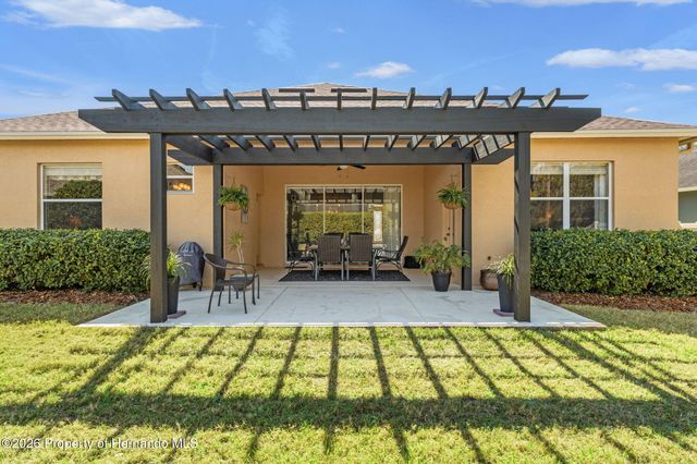 3303 Stonegate Falls Drive, Land O'lakes, FL 34638