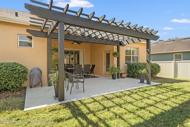 3303 Stonegate Falls Drive, Land O'lakes, FL 34638