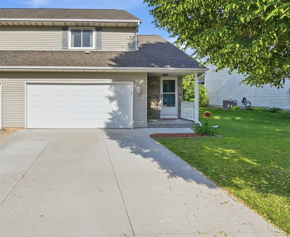 1425 Kodiak Court, Coralville, IA 52241