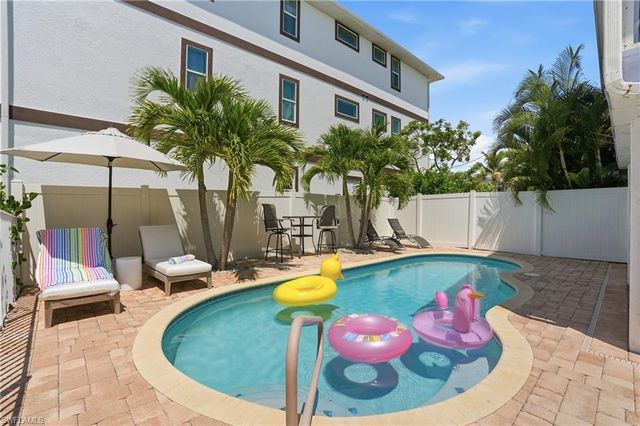 21560 Widgeon TER, Fort Myers Beach, FL 33931