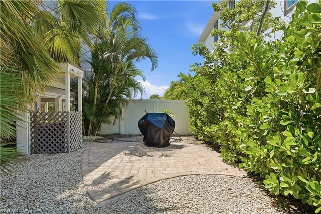 21560 Widgeon TER, Fort Myers Beach, FL 33931