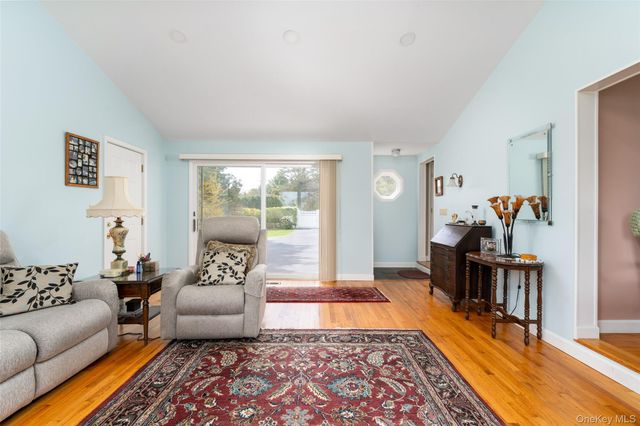4 Hampton Harbor Lane, Hampton Bays, NY 11946