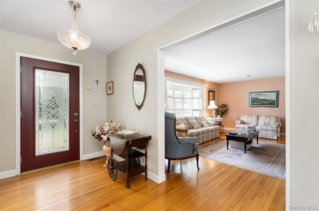 4 Hampton Harbor Lane, Hampton Bays, NY 11946