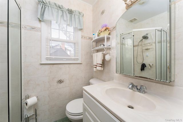 4 Hampton Harbor Lane, Hampton Bays, NY 11946