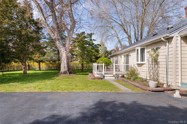 4 Hampton Harbor Lane, Hampton Bays, NY 11946