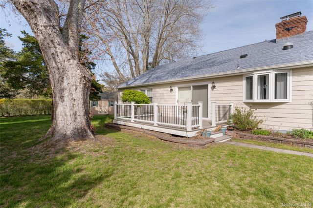 4 Hampton Harbor Lane, Hampton Bays, NY 11946