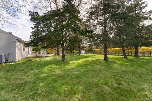 4 Hampton Harbor Lane, Hampton Bays, NY 11946