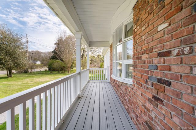 4 Hampton Harbor Lane, Hampton Bays, NY 11946