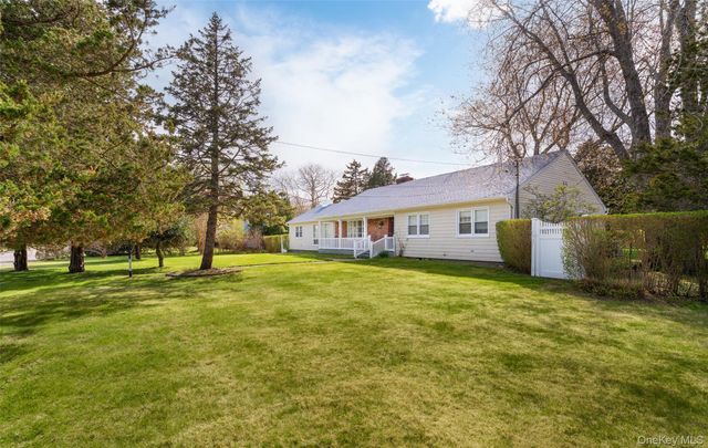 4 Hampton Harbor Lane, Hampton Bays, NY 11946