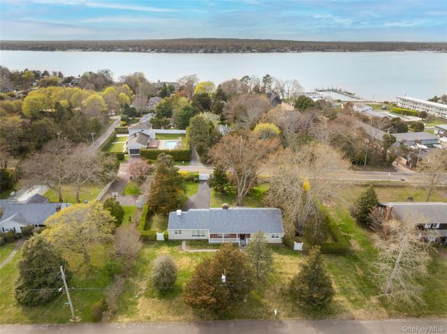4 Hampton Harbor Lane, Hampton Bays, NY 11946