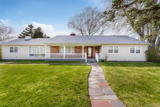 4 Hampton Harbor Lane, Hampton Bays, NY 11946