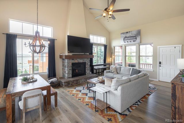 327 Summit Lift Court, Granby, CO 80446