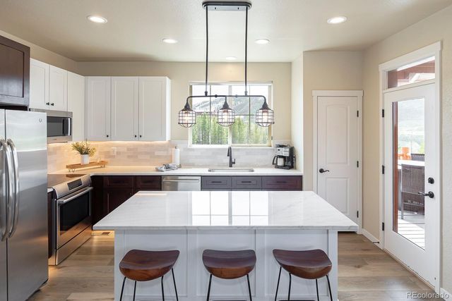 327 Summit Lift Court, Granby, CO 80446