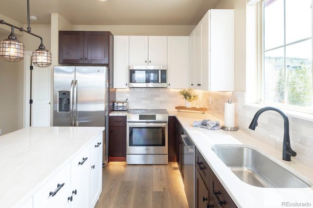 327 Summit Lift Court, Granby, CO 80446