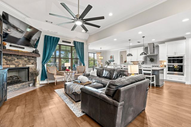 2022 Eagle View Rd, Hendersonville, TN 37075